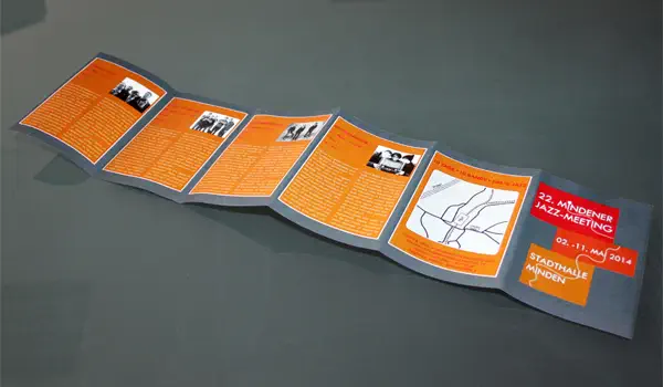 Tutorial: Einen 12-seitigen Falzflyer erstellen Tutorial: Einen 12-seitigen Falzflyer erstellen