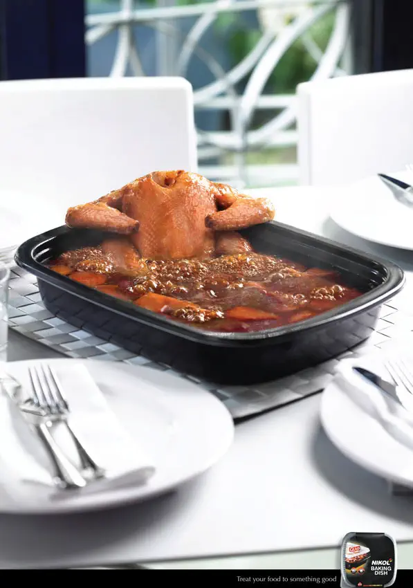 hühnchen sitzt in suppe