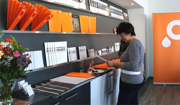 Die feierliche Eröffnung des SAXOSHOPS Die feierliche Eröffnung des SAXOSHOPS