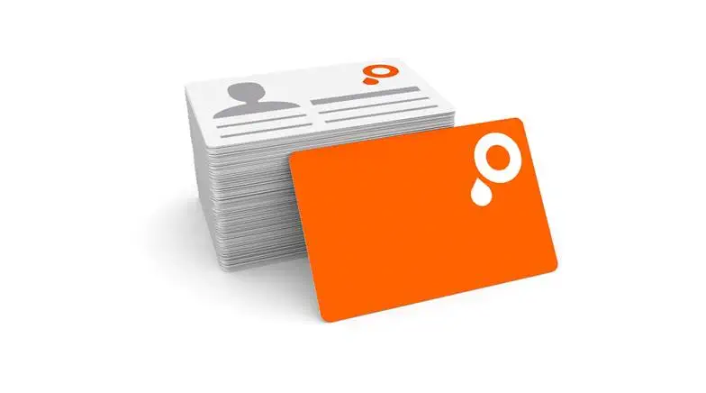 500 Visitenkarten mit abgerundeten Ecken, glänzend