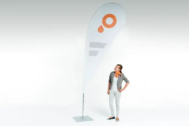 Werbetechnik – Beachflag in Tropfenform Präsentation