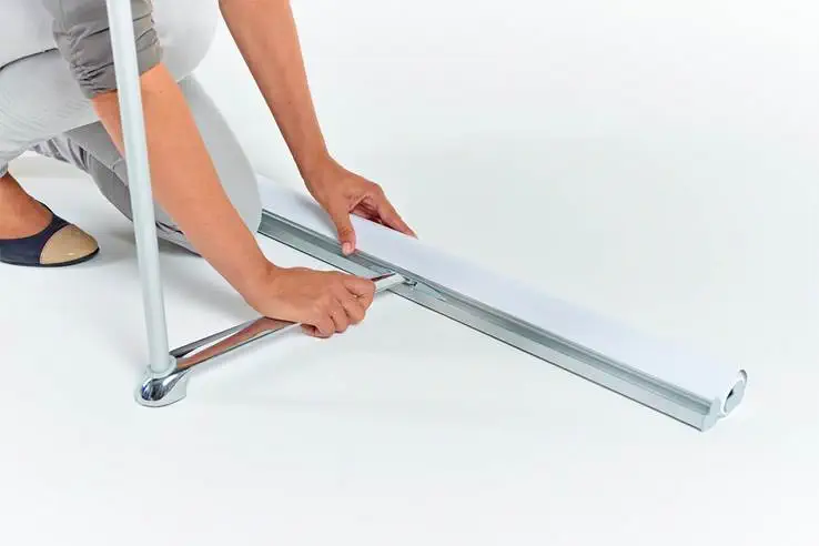 Werbetechnik – Aufbau eines L Banners