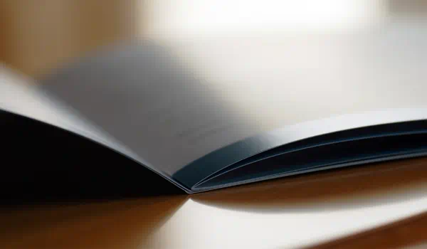 Schutz und Veredelung mit Dispersionslack Schutz und Veredelung mit Dispersionslack